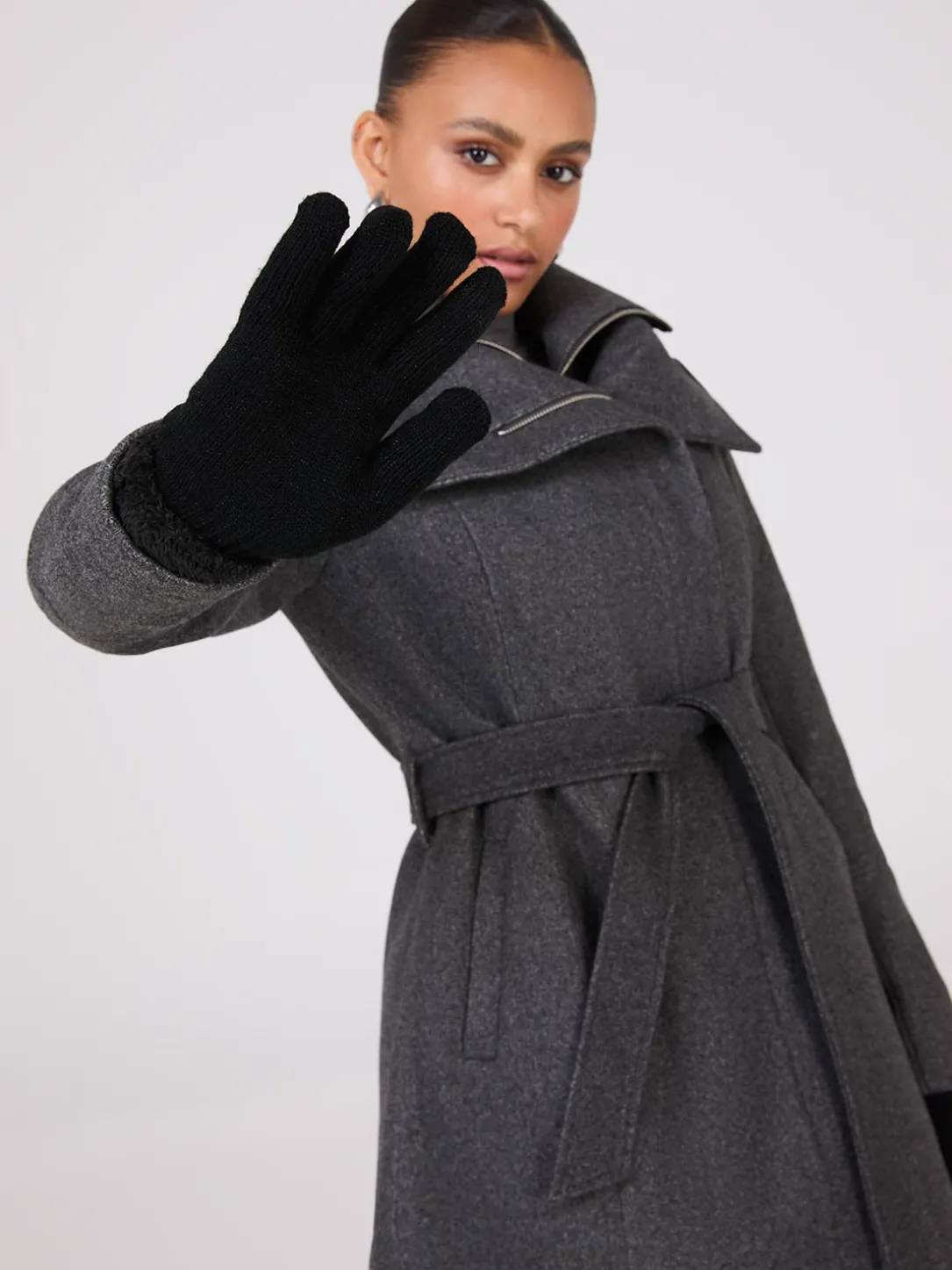 Black Metallic Fiber Gloves