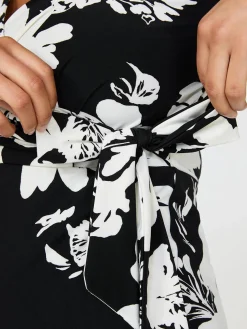 Collared Floral Print Wrap Dress