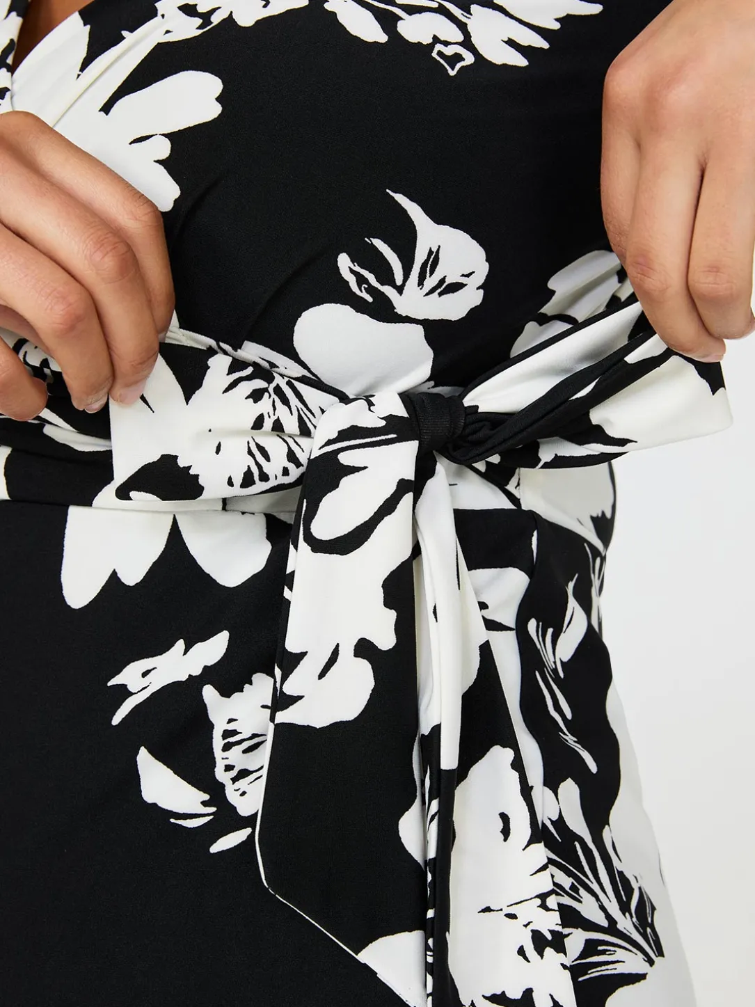 Collared Floral Print Wrap Dress