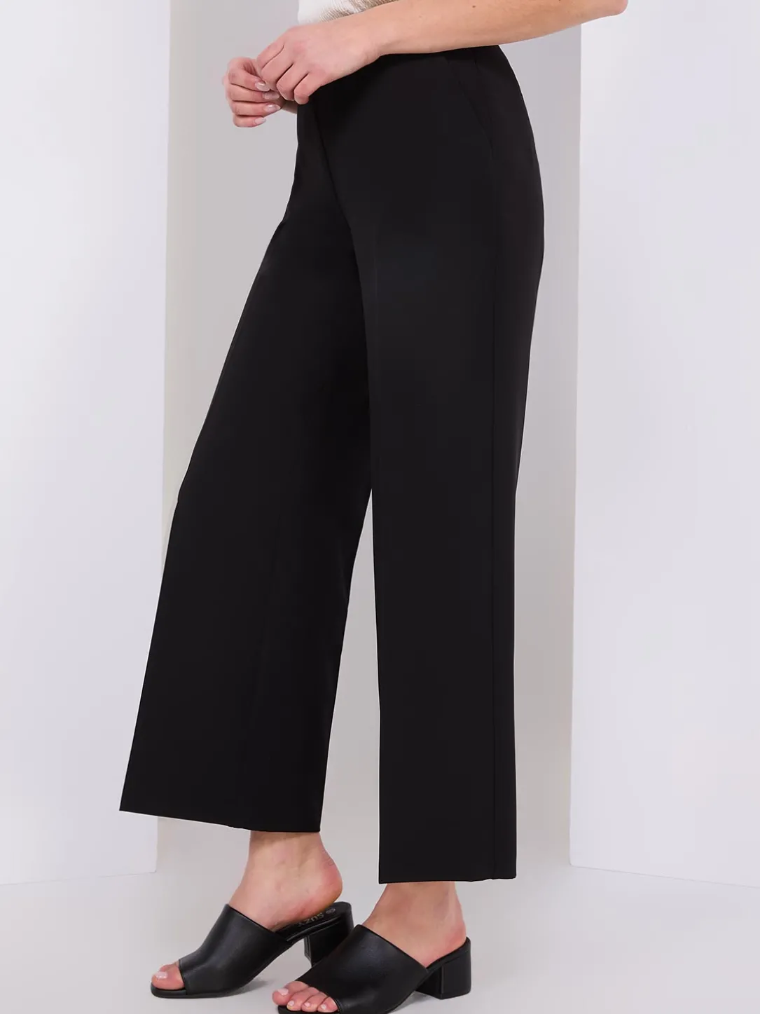 Cropped Wide-Leg Pants With Gold Hardware