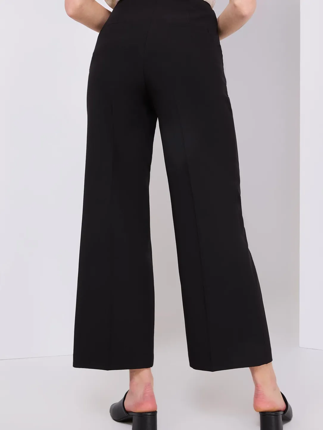 Cropped Wide-Leg Pants With Gold Hardware