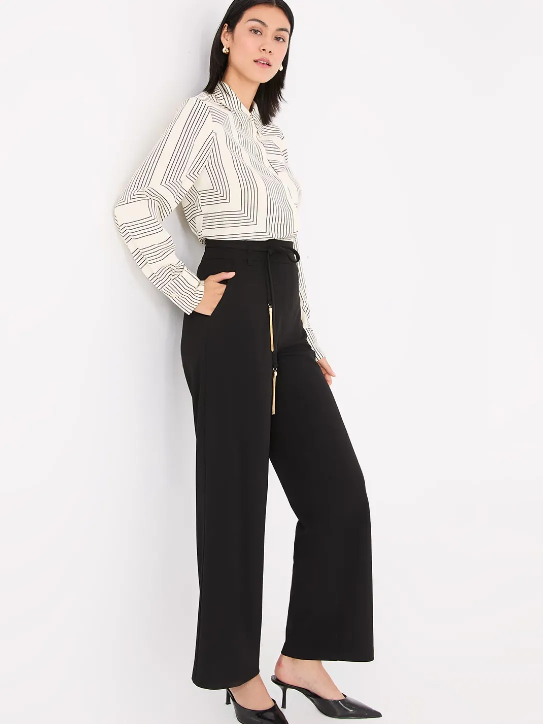 Geo Print Rounded Hem Blouse