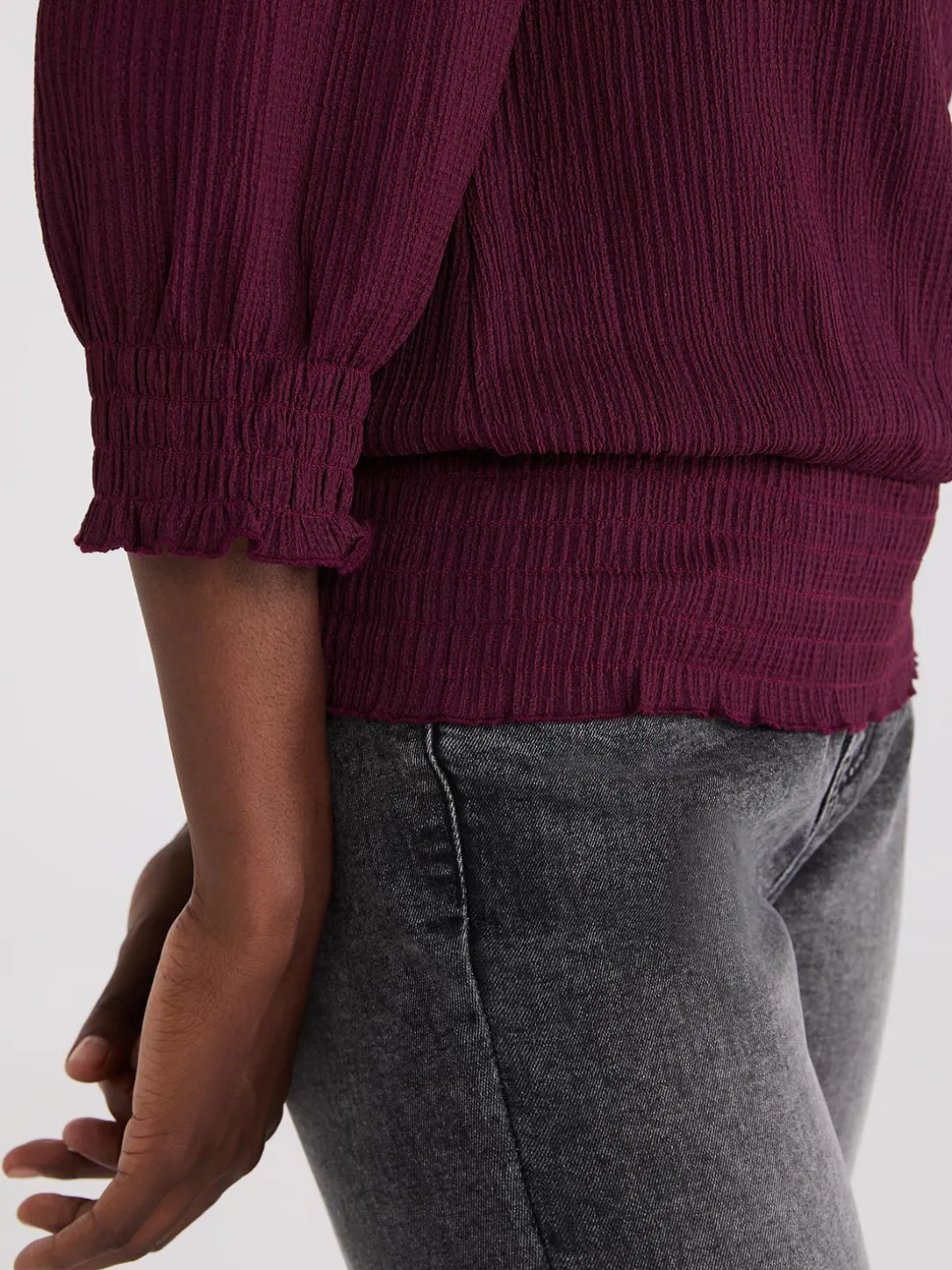 Textured 3/4 Sleeve Round Neck Top