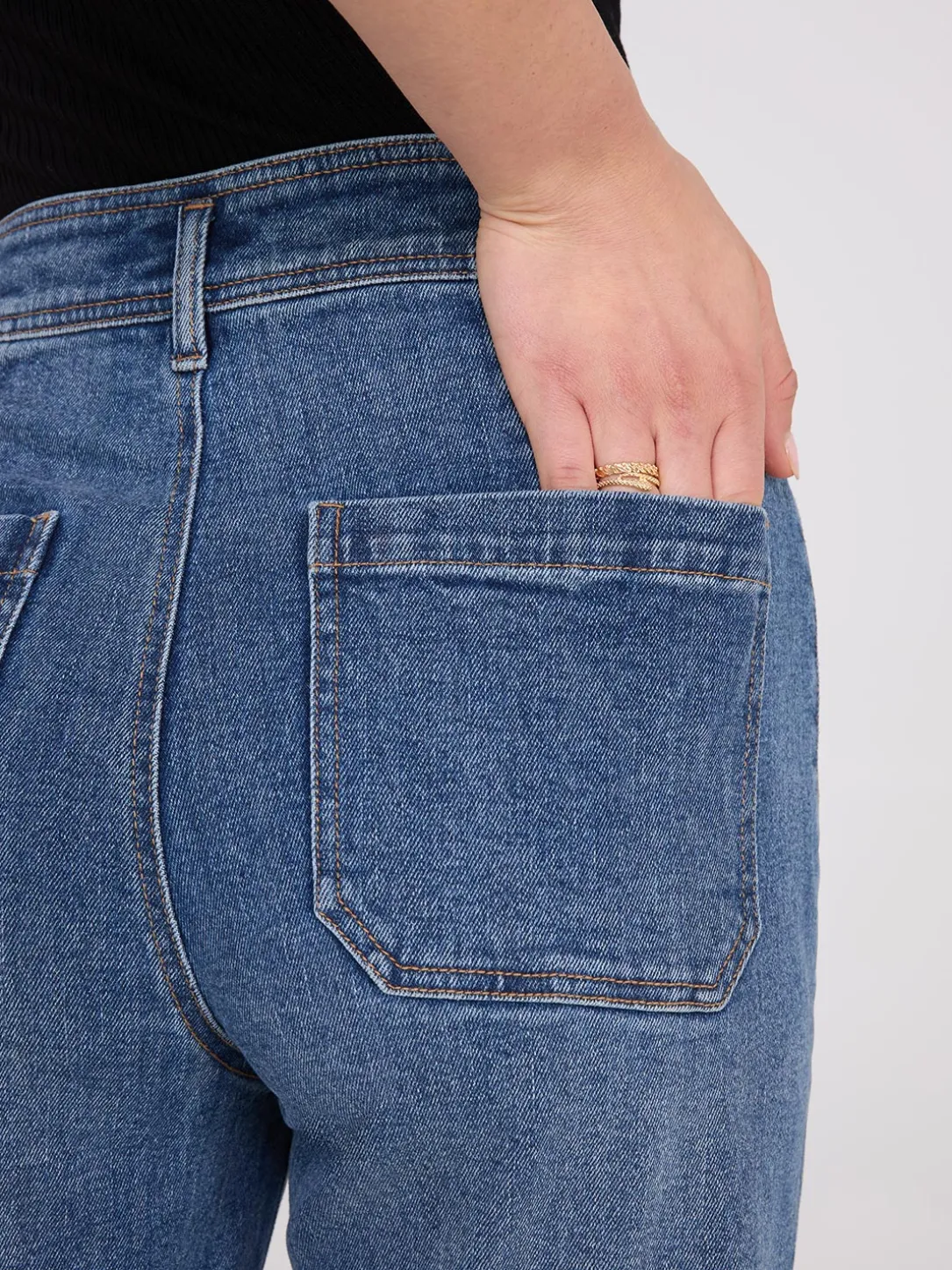 Wide-Leg Raw Edge Jeans