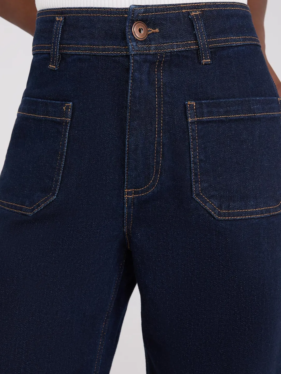 Wide-Leg Raw Edge Jeans