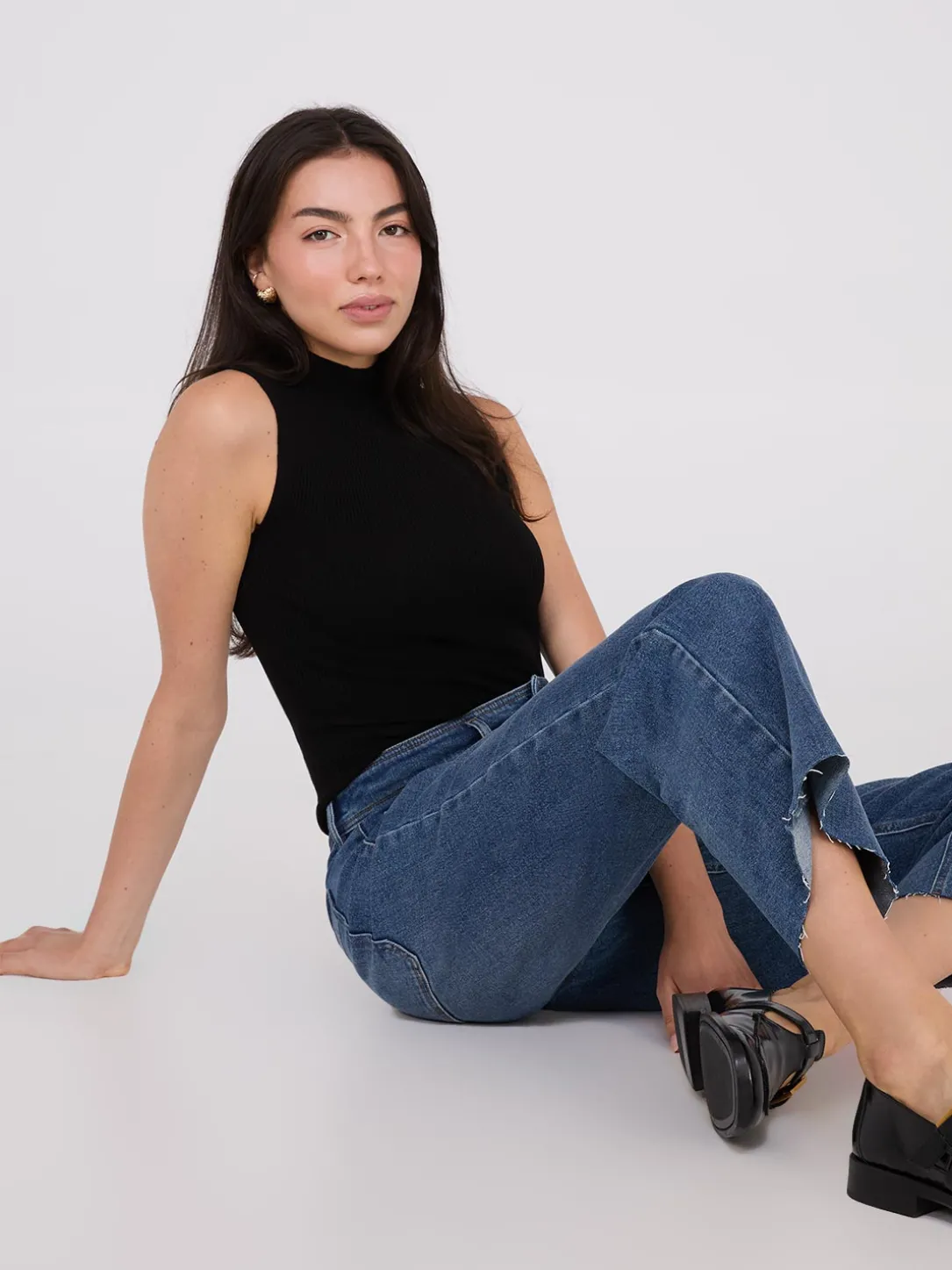 Wide-Leg Raw Edge Jeans